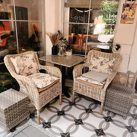 & Garden Apartment
